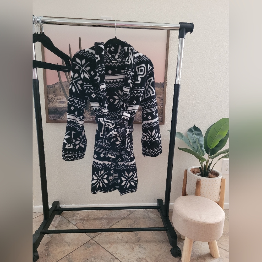 Young Women's Robe